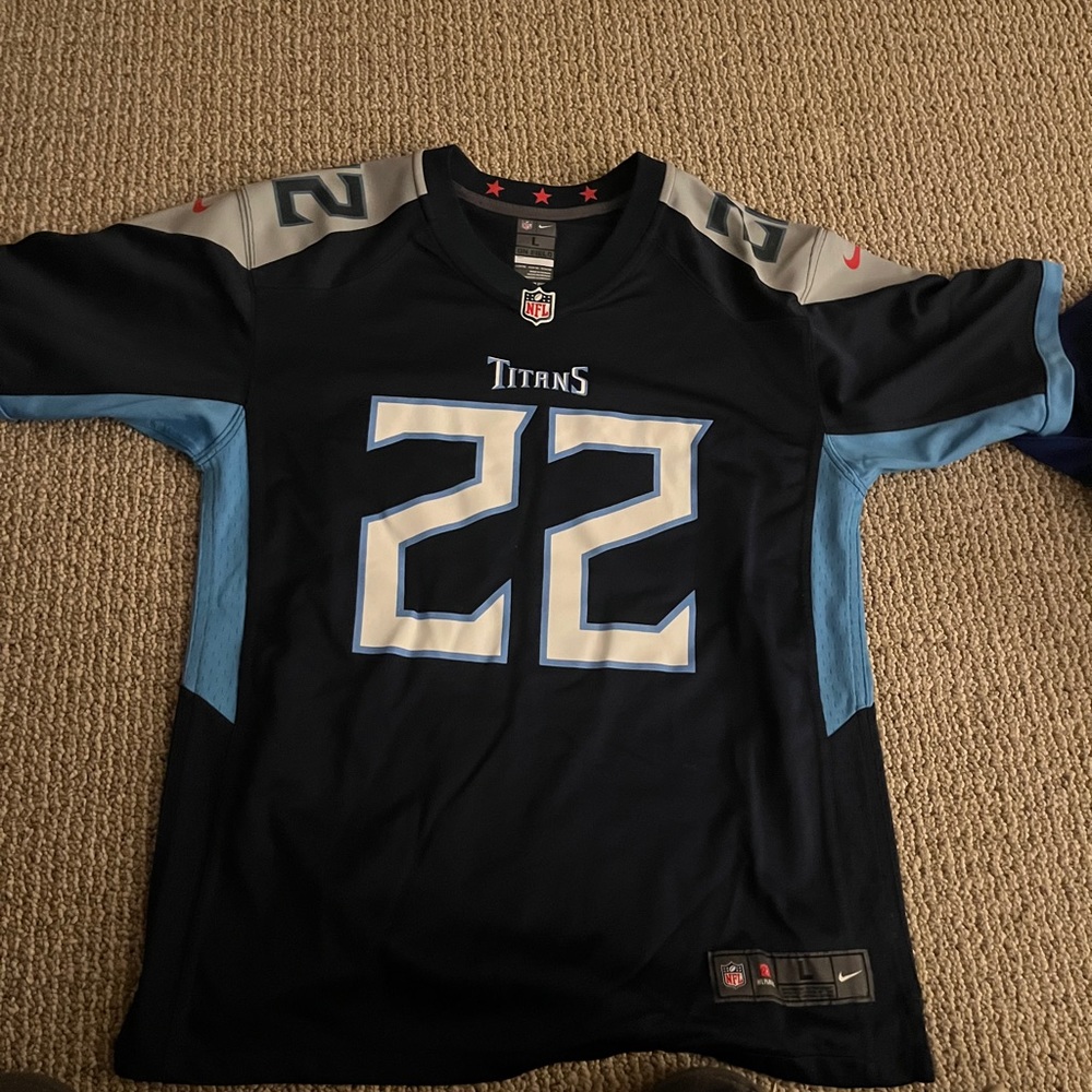 Derrick Henry jersey youth large